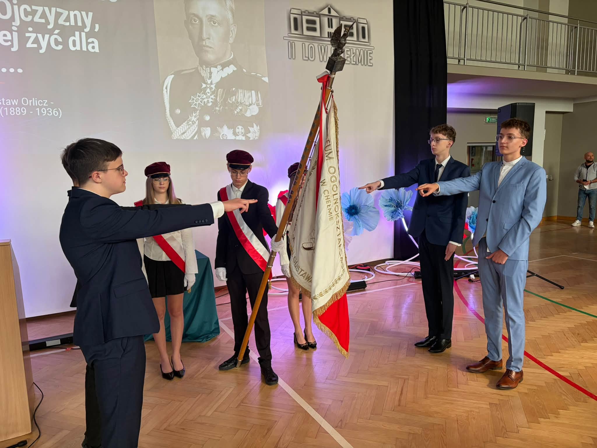 Dzień Patrona II LO w Chełmie – uroczystość, ślubowanie klas pierwszych i konkurs wiedzy o gen. Gustawie Orlicz-Dreszerze